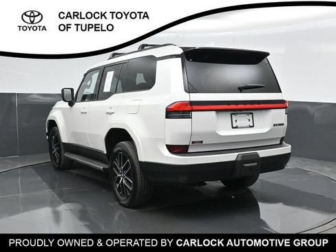 Used 2024 Lexus GX 550 w/ Accessory Package (Z1) AWD/4WD image 11