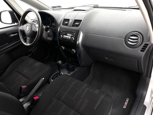Used 2010 Suzuki SX4 Touring AWD/4WD image 13