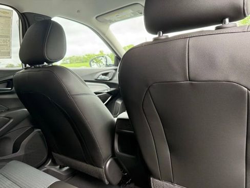 New 2025 Chevrolet Trax LT w/ Driver Confidence Package FWD image 16