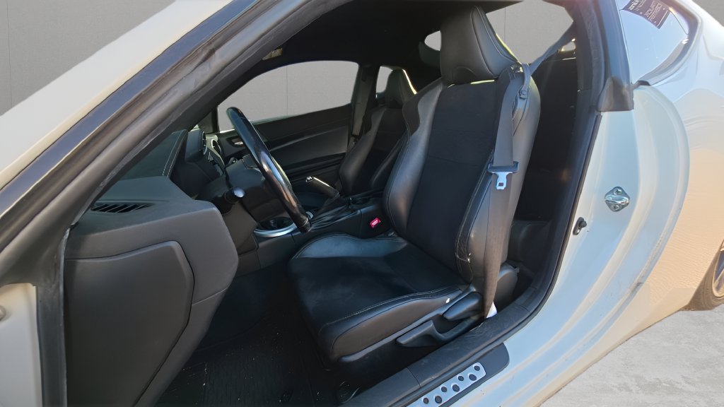 Used 2018 Toyota 86 RWD image 10