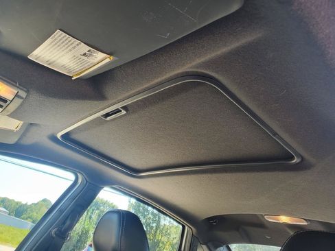 Used 2010 Ford Focus SEL FWD image 16