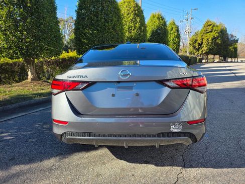 Used 2021 Nissan Sentra SV w/ SV Premium Package image 4