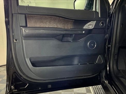 Used 2020 Ford Expedition Max Limited w/ Texas Edition Package image 20