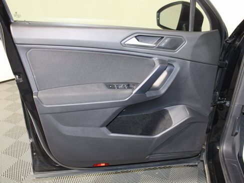 Used 2021 Volkswagen Tiguan S image 17