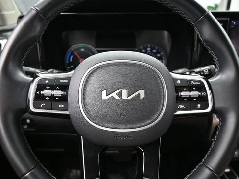 Used 2022 Kia Sorento EX w/ Panoramic Sunroof Package image 31