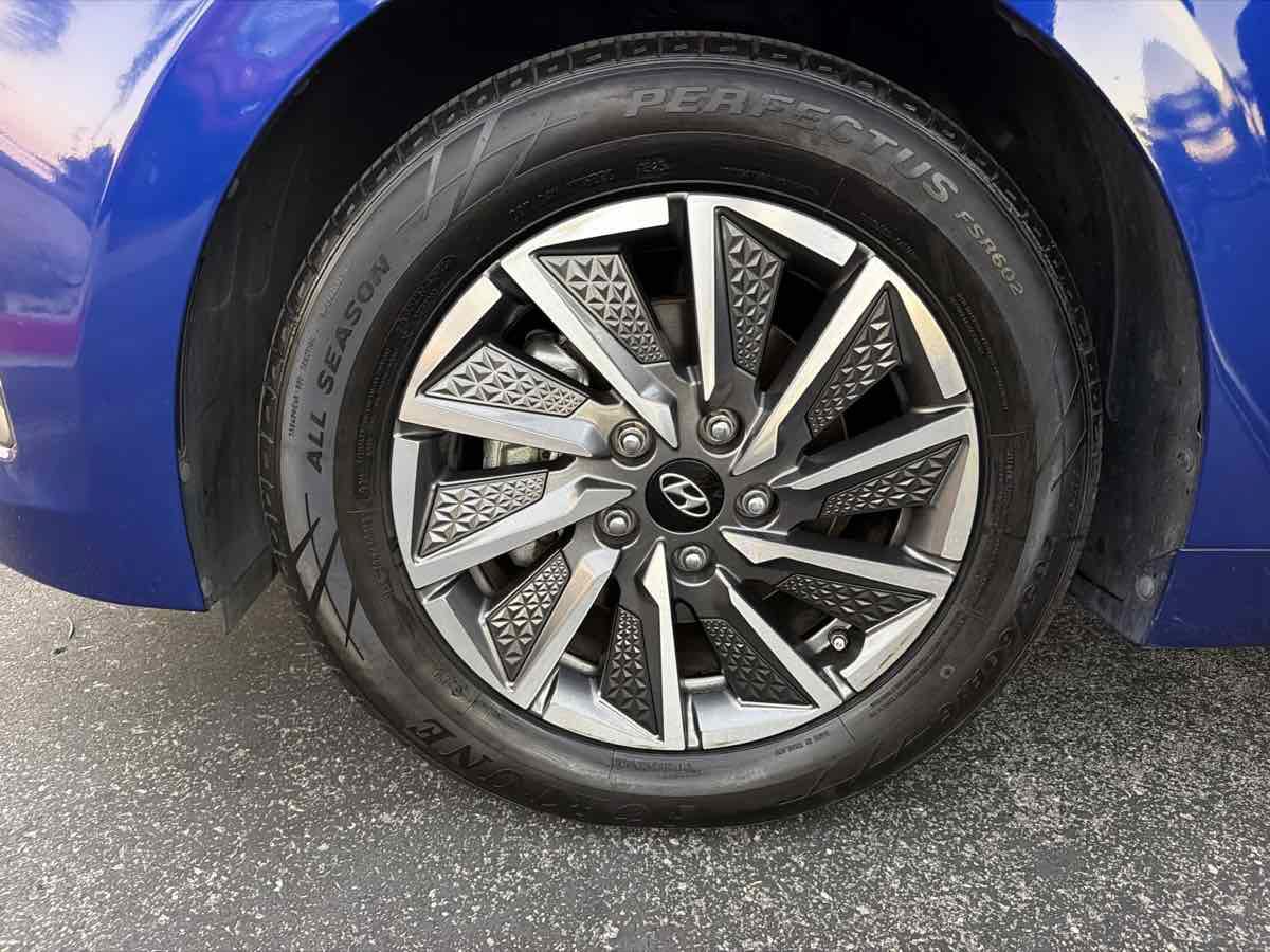 Used 2021 Hyundai Ioniq SE FWD image 32