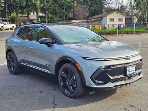 New 2026 Chevrolet Equinox EV RS image 3