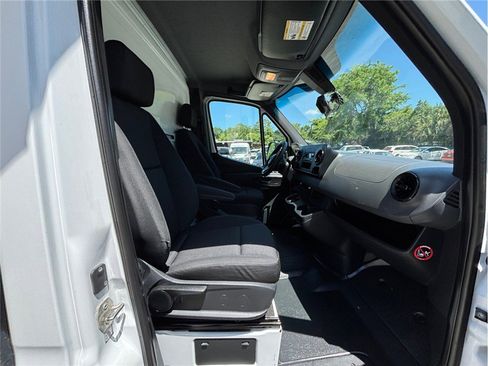 Used 2021 Mercedes-Benz Sprinter 4500 image 28