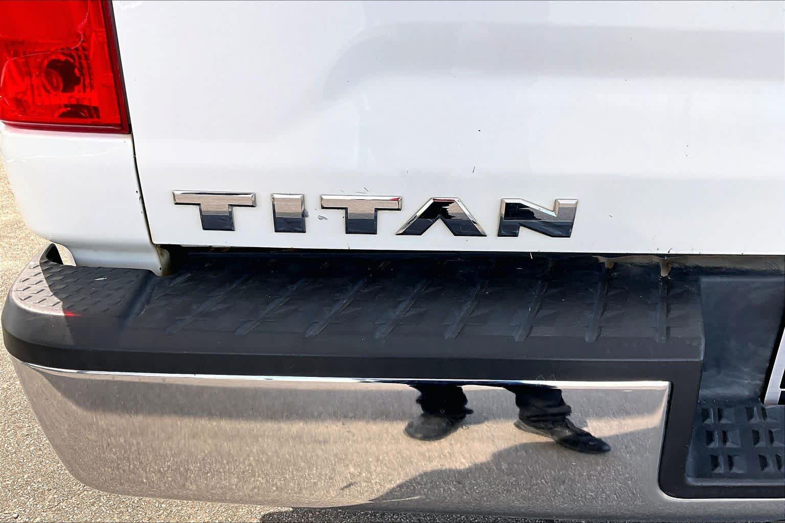 Used 2019 Nissan Titan SV RWD image 10