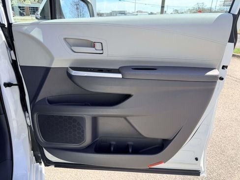 Certified 2023 Toyota Sienna LE image 11