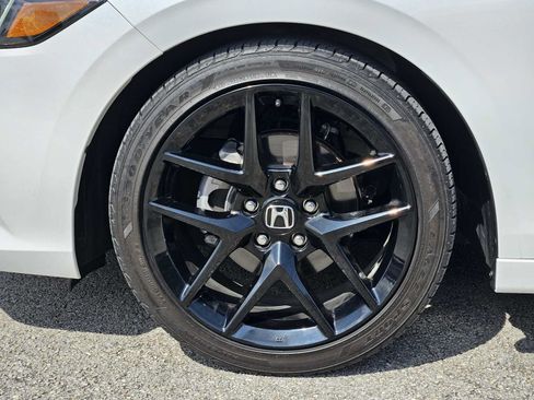 Used 2024 Honda Civic Sport image 9