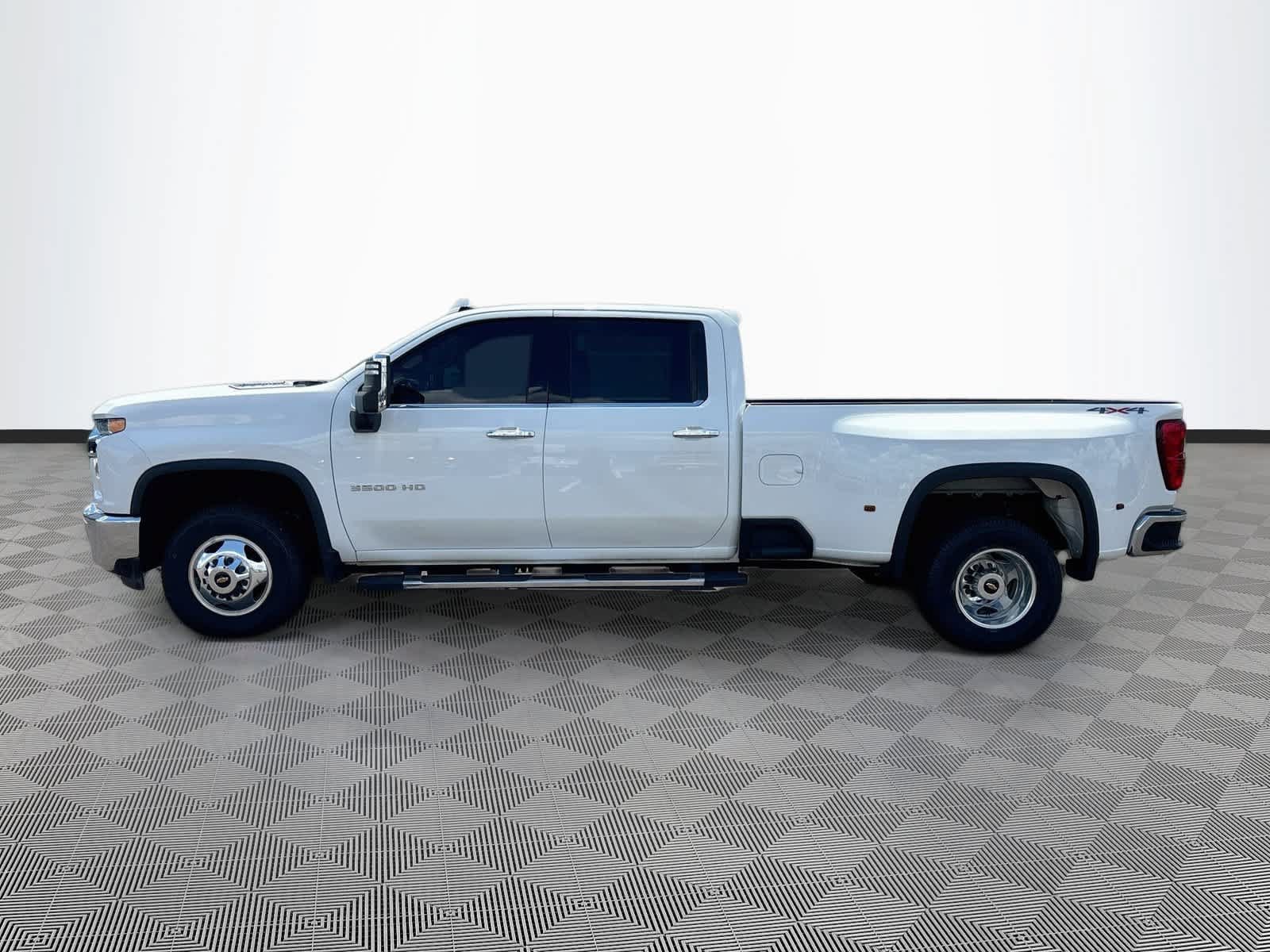 Used 2023 Chevrolet Silverado 3500 LTZ w/ Gooseneck/5TH Wheel Package AWD/4WD image 8