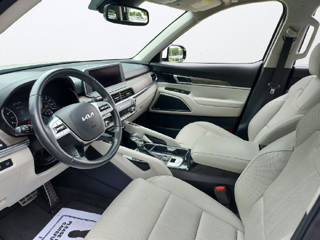 Certified 2022 Kia Telluride SX w/ Nightfall Edition Package AWD/4WD image 11