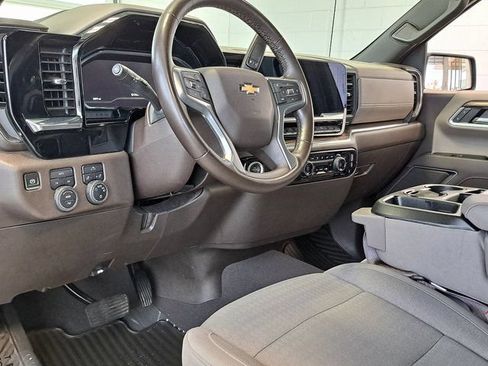 Used 2025 Chevrolet Silverado 1500 LT AWD/4WD image 8