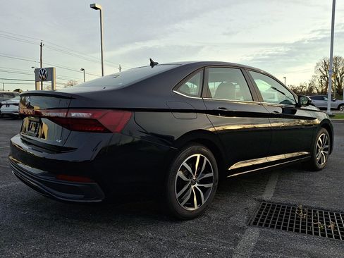 New 2026 Volkswagen Jetta SE FWD image 5