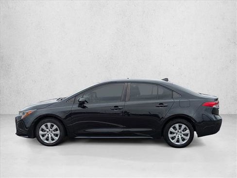 Used 2021 Toyota Corolla LE image 8