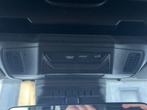 Used 2024 Jeep Gladiator Mojave w/ Technology Group image 15