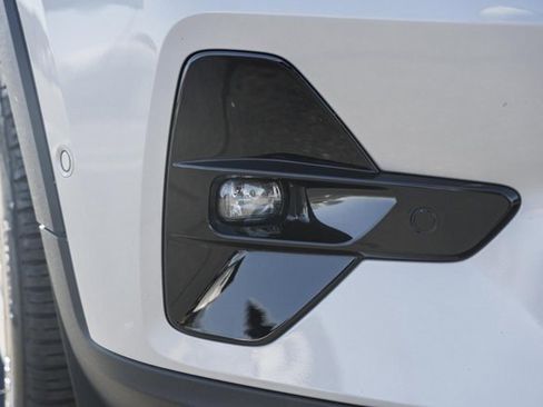 Certified 2025 Volvo XC40 B5 Plus image 14