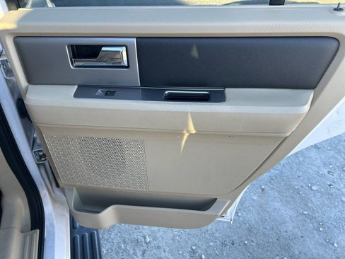 Used 2017 Ford Expedition XLT w/ Equipment Group 202A image 18