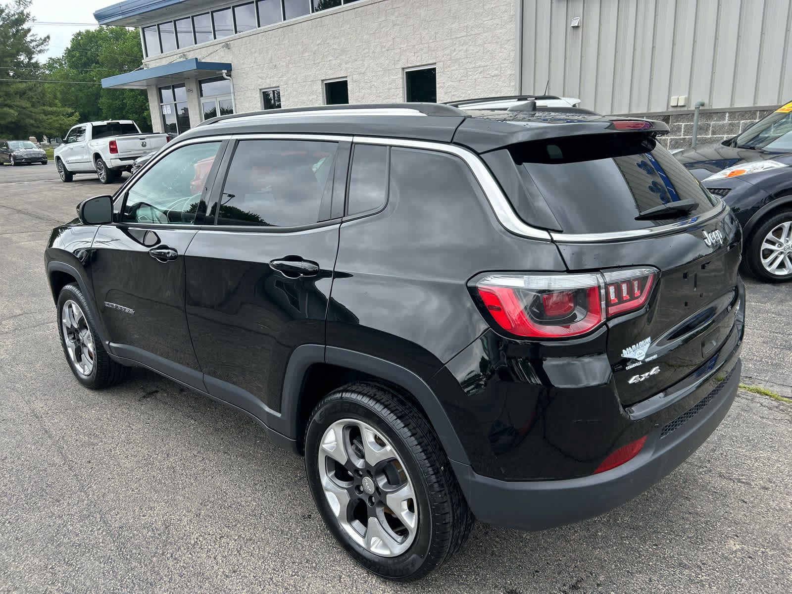 Used 2019 Jeep Compass Limited AWD/4WD image 5