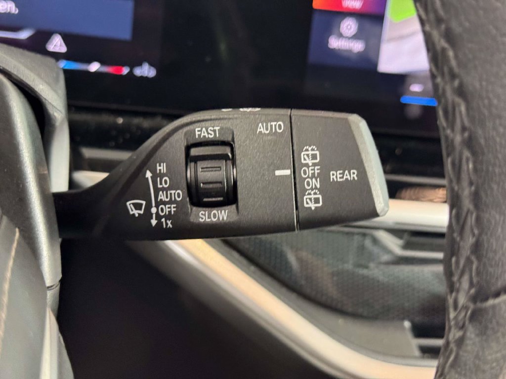 Used 2023 BMW X7 xDrive40i AWD/4WD image 23