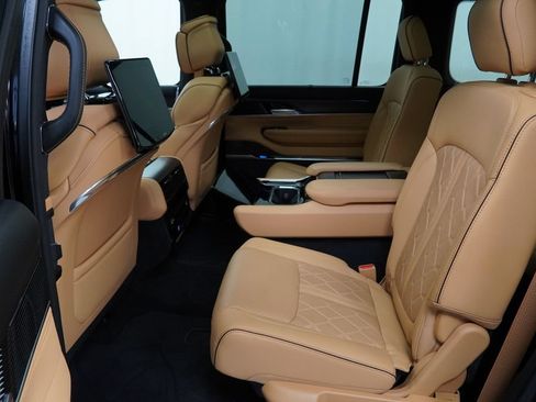 Certified 2025 Jeep Grand Wagoneer Series III w/ Rear Seat Video Group 1 AWD/4WD image 13