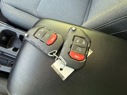 Used 2024 Jeep Wrangler Unlimited w/ Dual Top Group AWD/4WD image 28