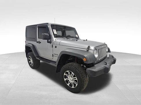 Used 2018 Jeep Wrangler Sport AWD/4WD image 4