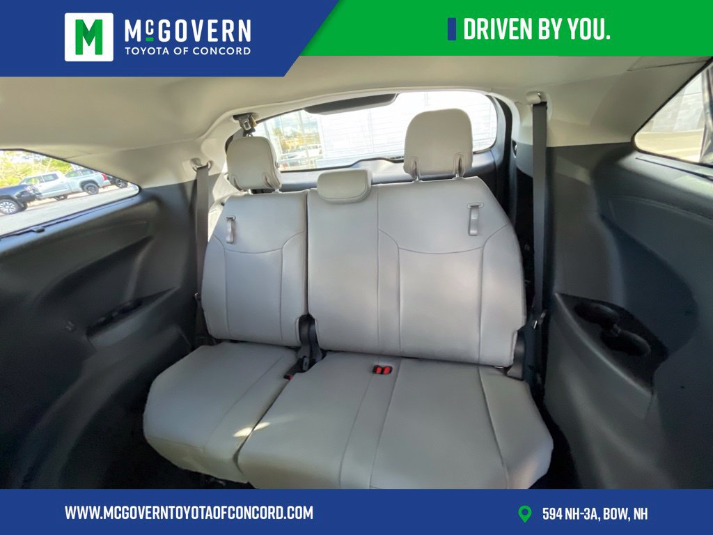 Used 2026 Toyota Sienna XLE FWD image 17