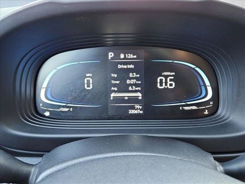 Used 2025 Hyundai Venue SEL FWD image 11