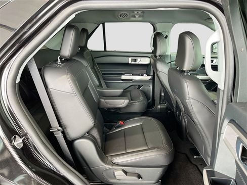 Used 2024 Ford Explorer XLT w/ Equipment Group 202A image 27