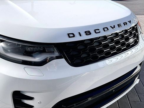 Used 2025 Land Rover Discovery Dynamic SE image 30