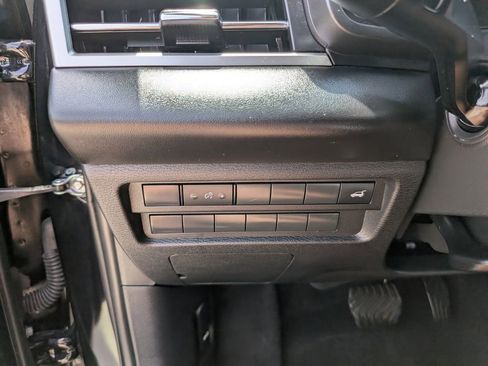 Used 2025 Mitsubishi Outlander SE FWD image 29