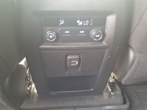 Used 2020 Chevrolet Traverse LT w/ LPO, Floor Liner Package FWD image 16