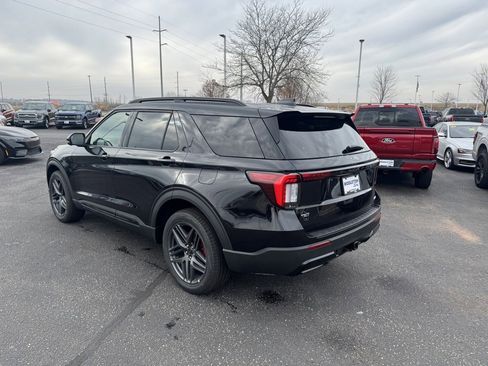New 2026 Ford Explorer ST-Line w/ ST-Line Street Pack image 9