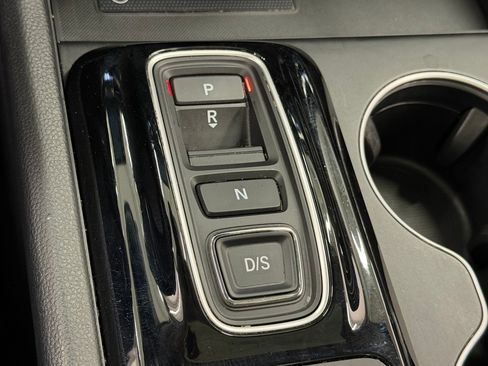Used 2024 Honda Pilot Touring image 16