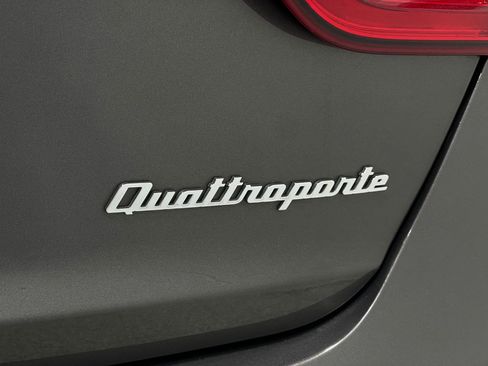 Used 2018 Maserati Quattroporte S GranSport Q4 AWD/4WD image 39