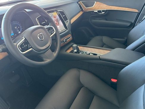 Used 2025 Volvo XC90 B6 Plus w/ Protection Package Premier AWD/4WD image 14