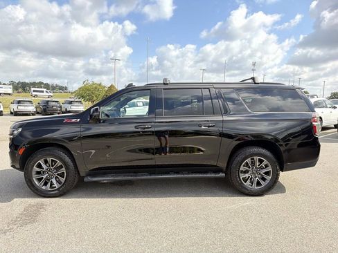 Used 2023 Chevrolet Suburban Z71 w/ Luxury Package AWD/4WD image 2