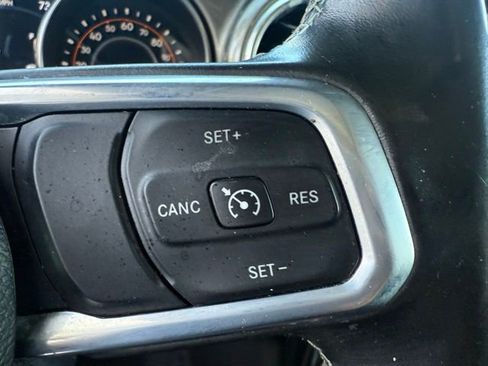 Used 2021 Jeep Wrangler Unlimited Sahara AWD/4WD image 32