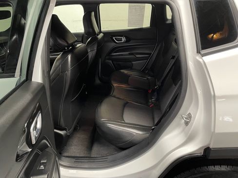 Used 2022 Jeep Compass Altitude w/ Convenience Group image 11