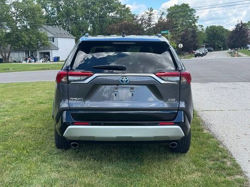 Used 2019 Toyota RAV4 XSE AWD/4WD image 4