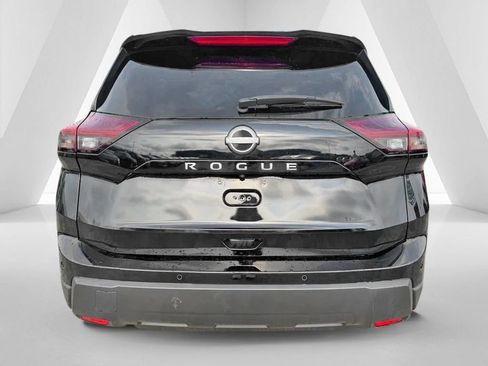 Used 2025 Nissan Rogue SV FWD image 6