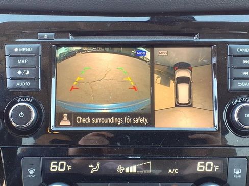 Used 2020 Nissan Rogue SL w/ Premium Package image 13