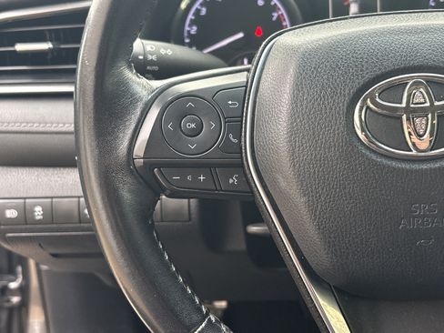 Used 2019 Toyota Camry SE image 18