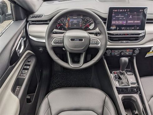 New 2025 Jeep Compass Limited w/ Sun & Sound Group image 12