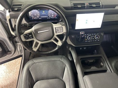 Used 2023 Land Rover Defender 130 SE image 29
