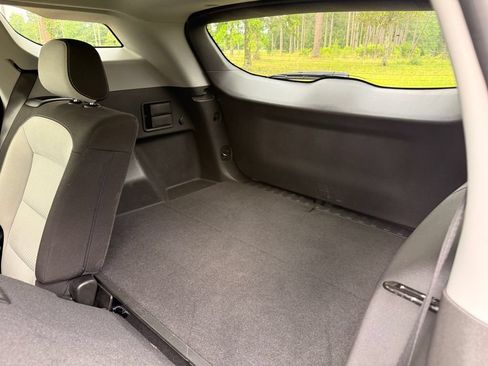 Used 2024 GMC Terrain SLE FWD image 29