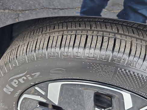 Used 2024 Kia Niro Wave image 37