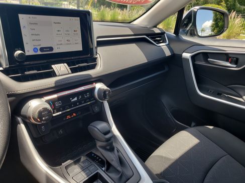 Certified 2025 Toyota RAV4 XLE FWD image 22